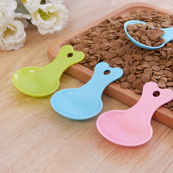 Hot Useful Plastic Pet Dog Puppy Cat Bird Rabbit Rat Ferret Food Feeder Bowl Scoop Shovel Randomly For Small Puppy